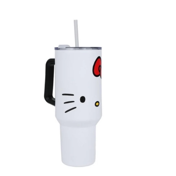 🎄🎀 Hello Kitty Tumbler - Picture 5 of 6